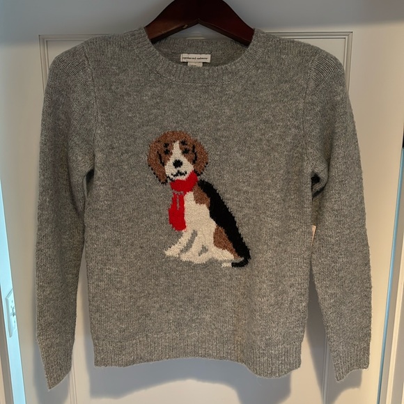 cupcakes & cashmere Sweaters - NWT soft & stretchy Cupcakes and Cashmere gray sweater with beagle in red scarf